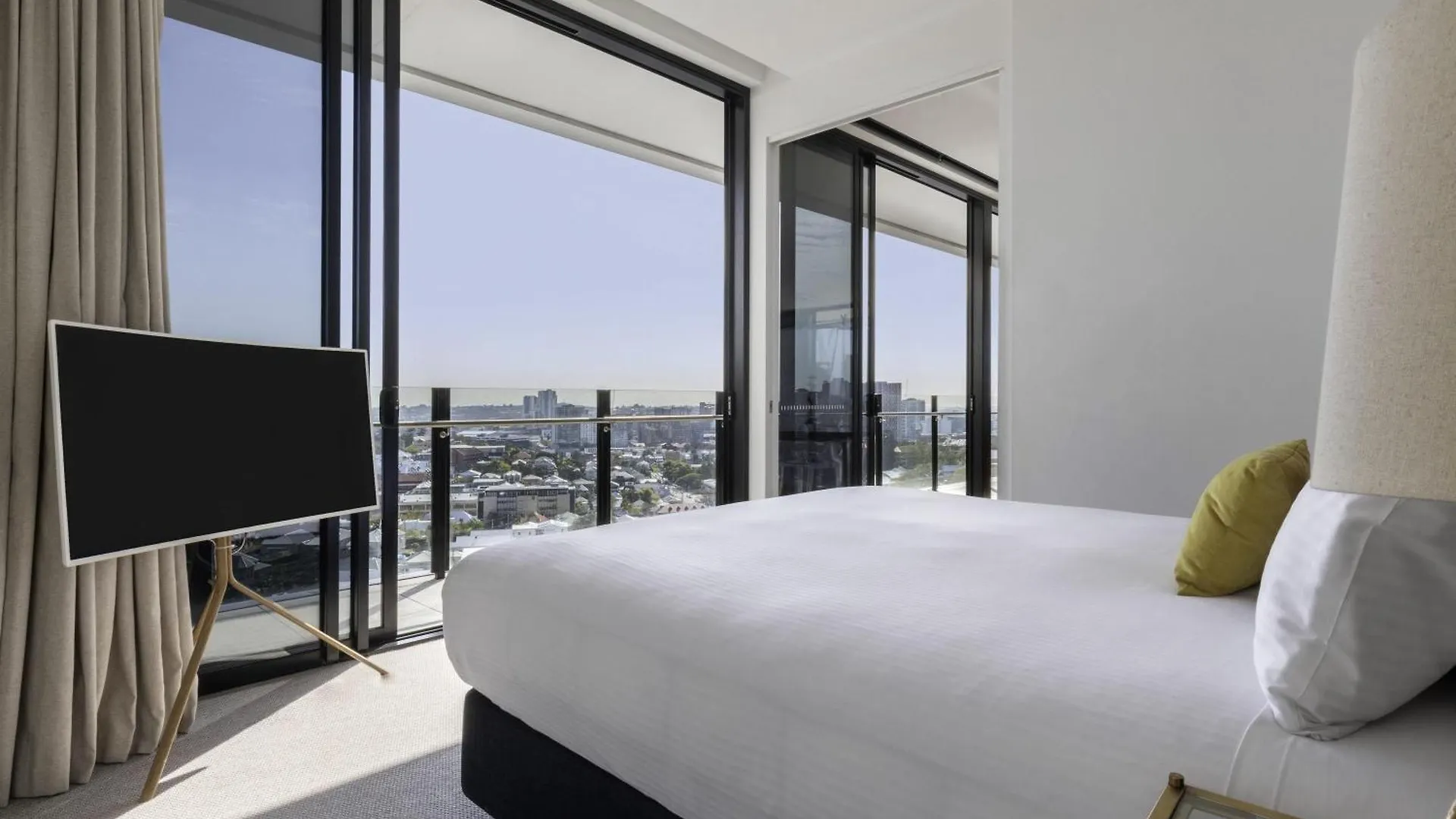 Hotel The Johnson Brisbane - Art Series